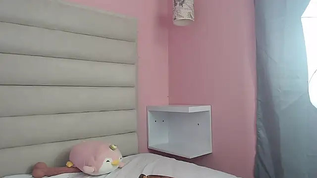 PrincessOlivee online show from February 2025 09:04:01 PM