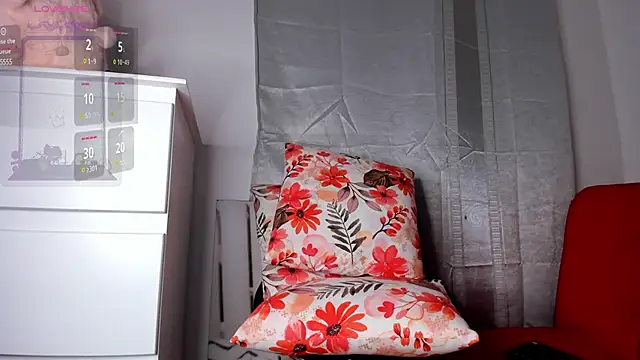 Snapshot of curly_sweett1 chatting on February 2025 05:09:02 PM curly sweett1 online show from February 2025 05:09:02 PM