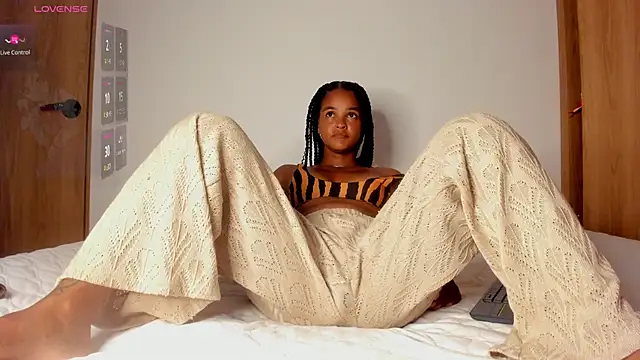 Snapshot of curly_sweett1 chatting on September 2025 11:54:01 PM curly sweett1 online show from September 2025 11:54:01 PM