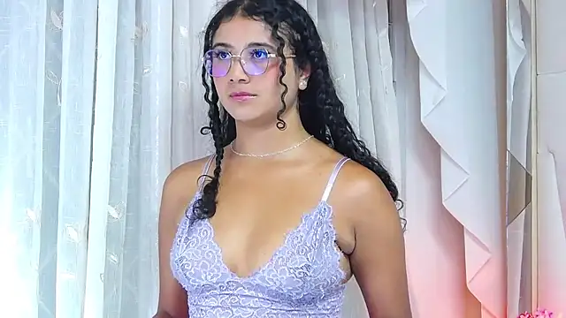 GinevraCarusso online show from September 2025 04:17:01 PM