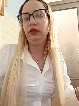 Mia RainX online show from April 2026 02:11:01 AM