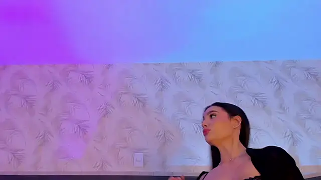 Snapshot of Alyssia_Collins chatting on February 2025 02:24:01 PM Alyssia Collins online show from February 2025 02:24:01 PM