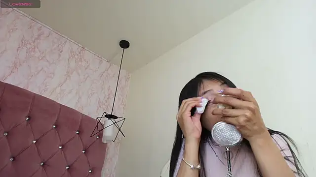 Snapshot of Raichell_ chatting on October 2025 04:05:02 AM Raichell online show from October 2025 04:05:02 AM