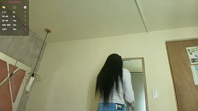 Snapshot of Raichell_ chatting on January 2026 03:43:01 AM Raichell online show from January 2026 03:43:01 AM