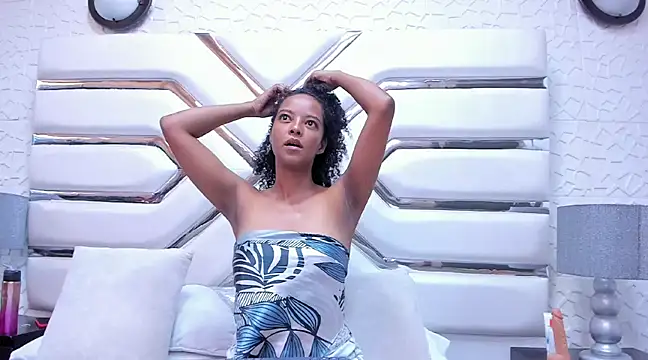 Snapshot of LottieBenz chatting on February 2025 04:47:01 PM LottieBenz online show from February 2025 04:47:01 PM