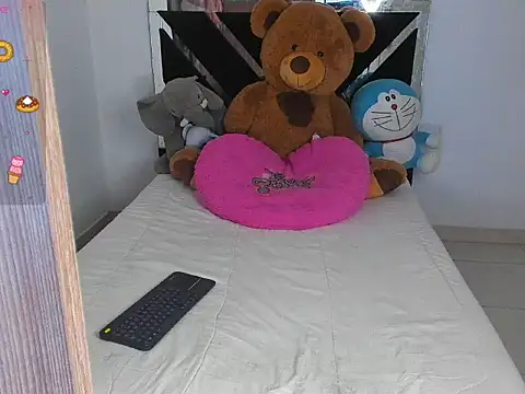 CatalinaSmith1 online show from September 2025 11:17:01 PM