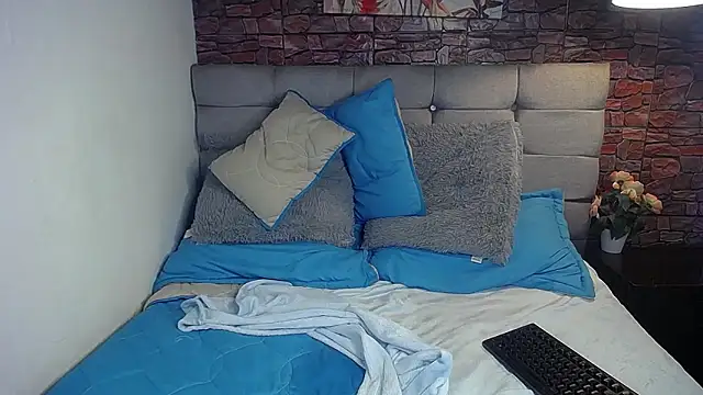 Snapshot of vicky_bass chatting on March 2025 09:40:02 PM vicky bass online show from March 2025 09:40:02 PM