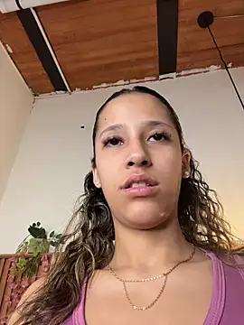 Snapshot of vicky_bass chatting on October 2025 09:08:02 PM vicky bass online show from October 2025 09:08:02 PM