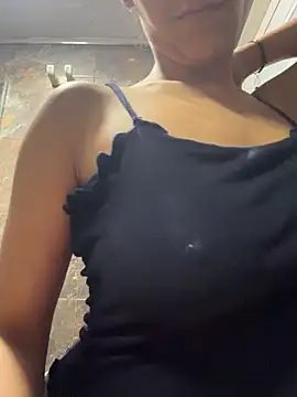 Snapshot of vicky_bass chatting on November 2025 01:55:01 AM vicky bass online show from November 2025 01:55:01 AM