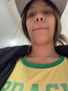 Snapshot of vicky_bass chatting on November 2025 09:03:01 PM vicky bass online show from November 2025 09:03:01 PM