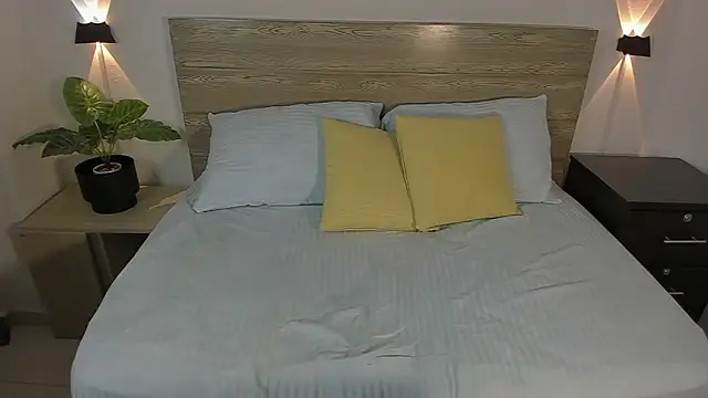 Snapshot of dalila_harris chatting on March 2025 10:21:01 PM dalila harris online show from March 2025 10:21:01 PM