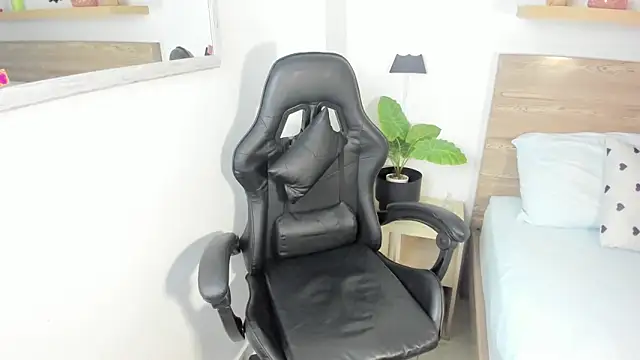 Snapshot of dalila_harris chatting on March 2025 07:13:02 PM dalila harris online show from March 2025 07:13:02 PM