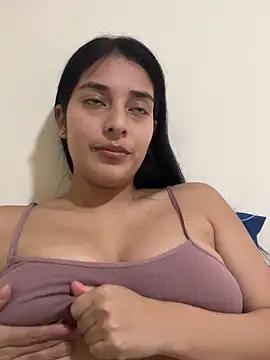 Snapshot of ariana_sweet87 chatting on February 2026 07:04:01 PM ariana sweet87 online show from February 2026 07:04:01 PM