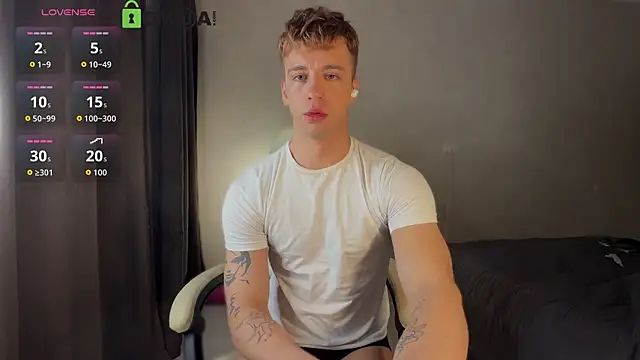 VincentSmith02 online show from April 2026 12:41:01 AM