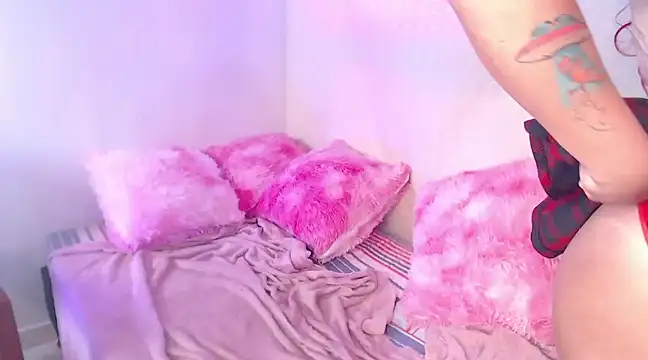 Snapshot of EstefyTabbo chatting on February 2025 02:56:02 PM EstefyTabbo online show from February 2025 02:56:02 PM