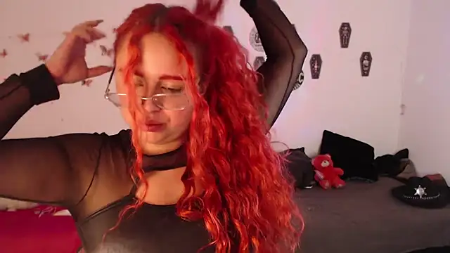 Snapshot of EstefyTabbo chatting on November 2025 11:09:02 AM EstefyTabbo online show from November 2025 11:09:02 AM