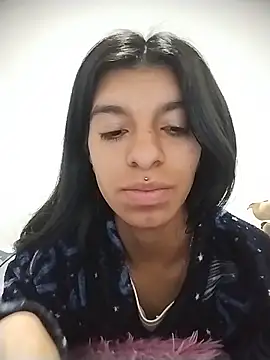 Snapshot of Ariell_Kieran chatting on July 2026 03:23:01 AM Ariell Kieran online show from July 2026 03:23:01 AM