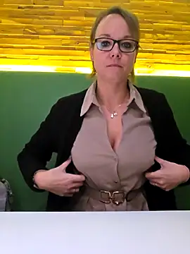 Snapshot of Fuxy-love69 chatting on December 2025 05:31:02 PM Fuxy-love69 online show from December 2025 05:31:02 PM