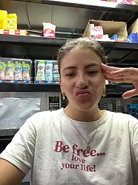Andrea18 blonde online show from May 2026 03:30:02 PM