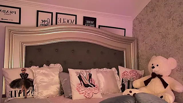 Amber Luna online show from November 2025 12:08:02 PM