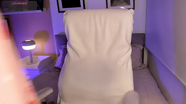 Gigi Strawberry online show from October 2025 05:21:02 AM