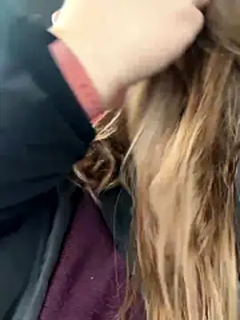 Snapshot of Lars-Lola chatting on December 2025 12:36:02 PM Lars-Lola online show from December 2025 12:36:02 PM