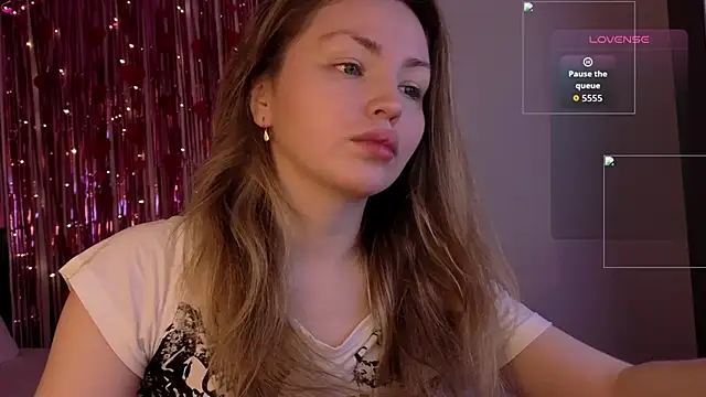 Lora Rosee online show from May 2026 02:13:01 PM