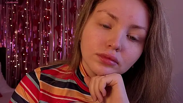Lora Rosee online show from May 2026 02:11:02 PM