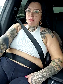 Snapshot of CannabisQueenn chatting on March 2025 09:07:01 AM CannabisQueenn online show from March 2025 09:07:01 AM