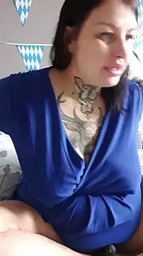 Snapshot of CannabisQueenn chatting on September 2025 07:24:02 AM CannabisQueenn online show from September 2025 07:24:02 AM