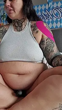 Snapshot of CannabisQueenn chatting on October 2025 08:31:02 AM CannabisQueenn online show from October 2025 08:31:02 AM