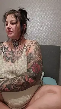 Snapshot of CannabisQueenn chatting on October 2025 07:23:02 PM CannabisQueenn online show from October 2025 07:23:02 PM