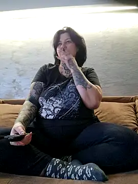 Snapshot of CannabisQueenn chatting on November 2025 07:25:02 AM CannabisQueenn online show from November 2025 07:25:02 AM