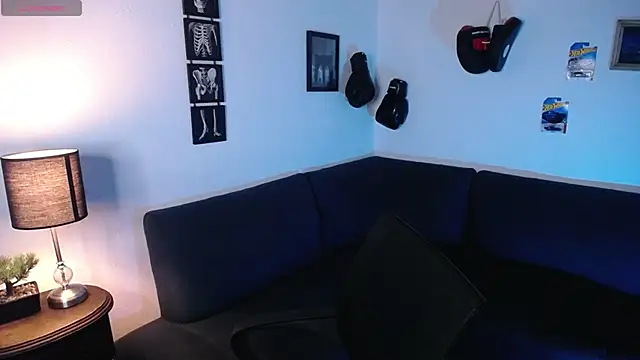 JamesCr  online show from March 2026 02:04:02 AM