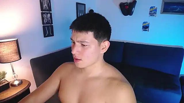 JamesCr  online show from March 2026 01:31:02 AM