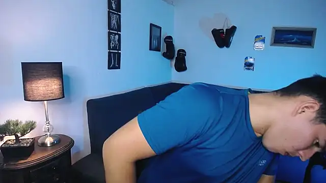 JamesCr  online show from March 2026 11:17:01 PM