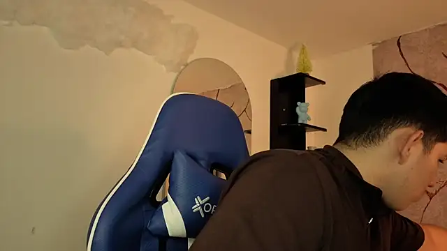 JamesCr  online show from May 2026 12:34:01 PM