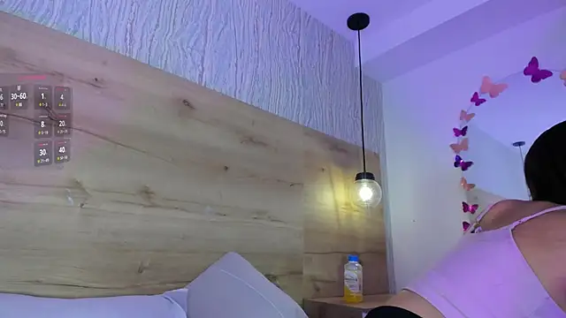 Snapshot of bella_lovers_ chatting on February 2025 12:13:01 PM bella lovers online show from February 2025 12:13:01 PM