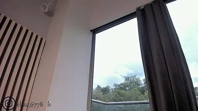 Snapshot of bella_lovers_ chatting on September 2025 12:27:02 PM bella lovers online show from September 2025 12:27:02 PM