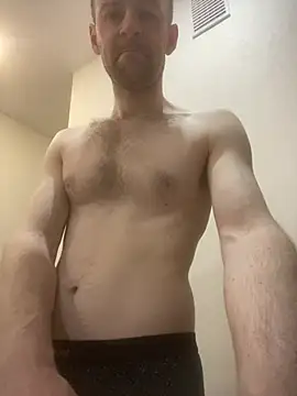 LynnAhNight online show from May 2026 03:35:02 AM