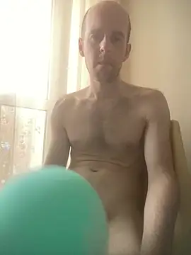 LynnAhNight online show from May 2026 06:11:01 AM