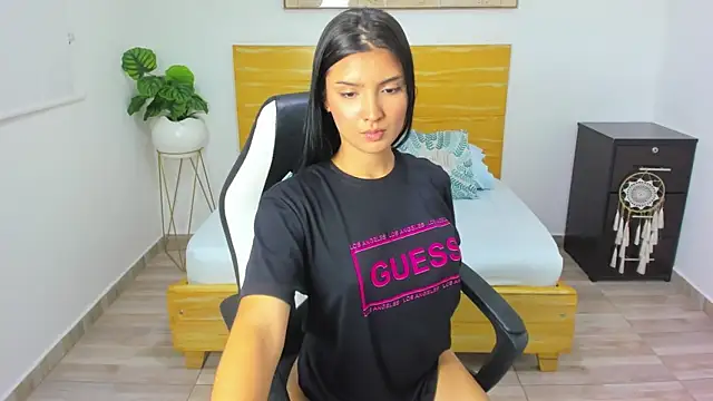 tiffanny doll  online show from March 2025 03:13:02 PM