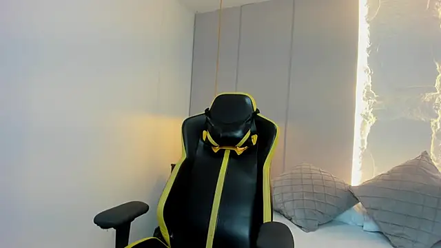 tiffanny doll  online show from April 2026 06:30:02 PM