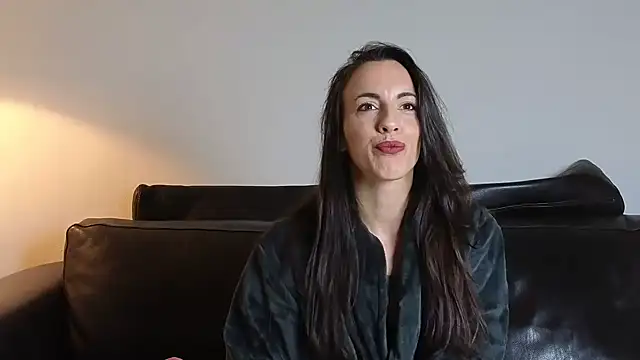 Lenaelle31000 online show from February 2026 05:06:02 PM