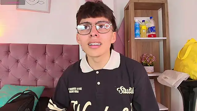 PepperTwink online show from November 2025 05:00:01 PM