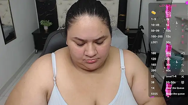 Snapshot of Aaliyah11 chatting on September 2025 10:01:02 PM Aaliyah11 online show from September 2025 10:01:02 PM