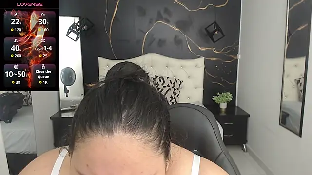 Snapshot of Aaliyah11 chatting on November 2025 01:17:02 AM Aaliyah11 online show from November 2025 01:17:02 AM