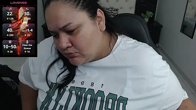 Snapshot of Aaliyah11 chatting on November 2025 12:32:02 AM Aaliyah11 online show from November 2025 12:32:02 AM