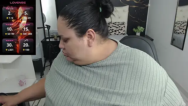 Snapshot of Aaliyah11 chatting on November 2025 12:21:02 AM Aaliyah11 online show from November 2025 12:21:02 AM