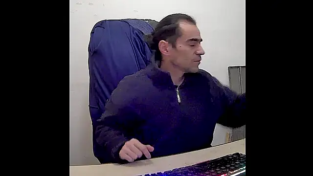 ReyDeBotones online show from March 2026 10:26:02 PM